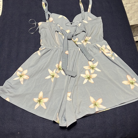 NWOT Aeropostale Romper - Picture 3 of 5